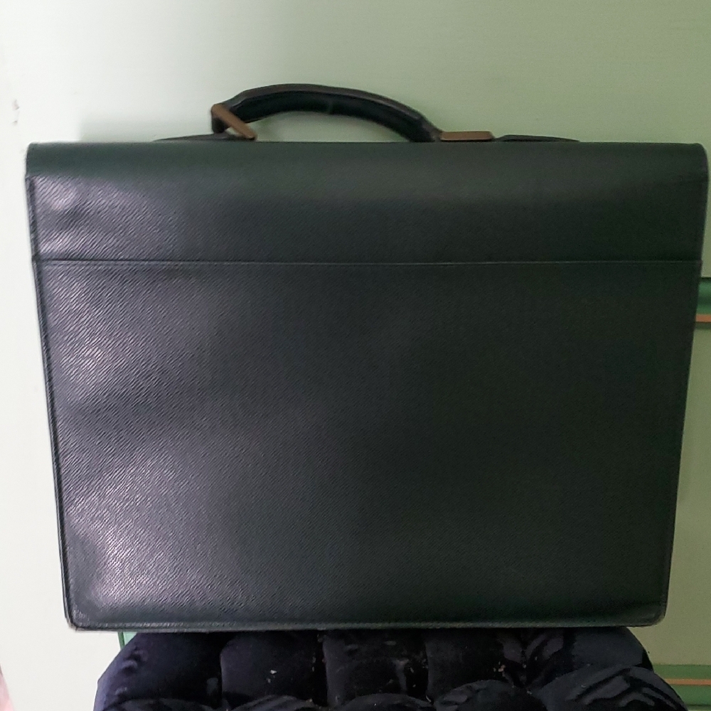 Authentic Louis Vuitton Elegant Green Leather Briefcase - Picture 4 of 12